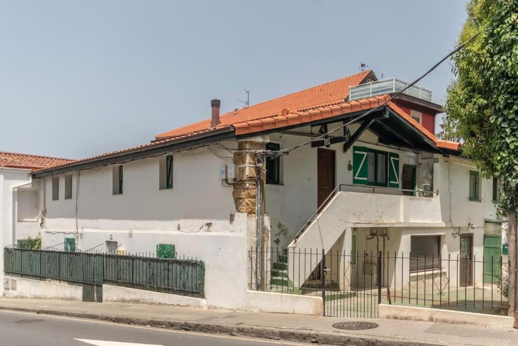 Playa Arrigunaga Getxo Con Parking Exterior foto